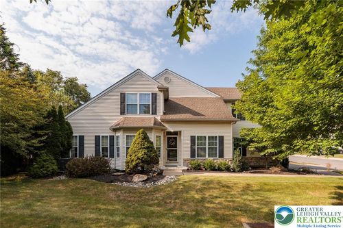 2 Cobblestone Dr, Easton, PA, 18045-7470 | Card Image