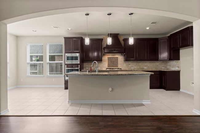 Kitchen | Image 10