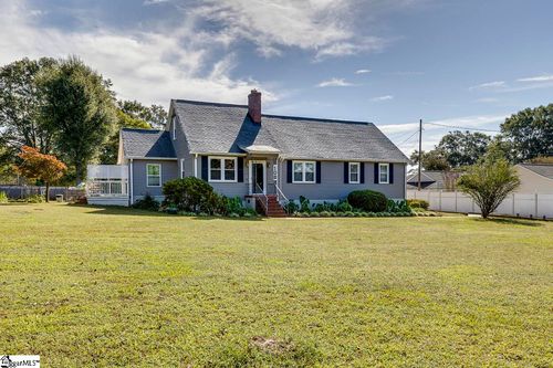 108 Courtland Dr, Greenville, SC, 29617-3023 | Card Image