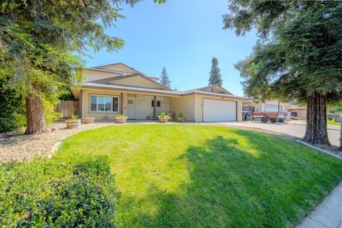 3609 W Evergreen Ave, Visalia, CA, 93277-5921 | Card Image