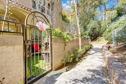 22337 Mission Cir, Chatsworth, CA, 91311 | Card Image