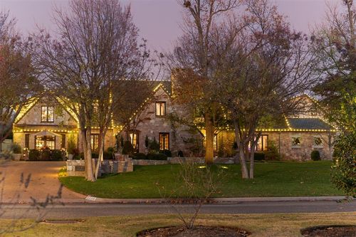 6638 Avondale Drive, Nichols Hills, OK, 73116 | Card Image