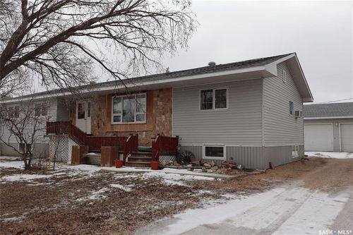 228 7th Avenue E, Gravelbourg, SK, S0H1X0 | Card Image