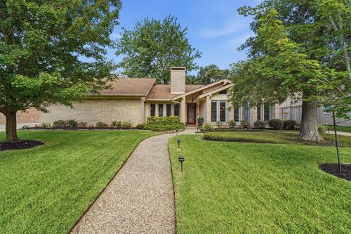 611 Forest Lake Dr, Seabrook, TX, 77586-5010 | Card Image