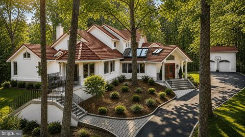 2094 Hunters Crest Way, Vienna, VA, 22181-2840 | Card Image