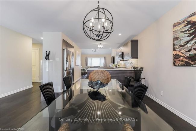 160 Hawthorn Cres, Condo with 3 bedrooms, 4 bathrooms and 2 parking in Kemble ON | Image 11