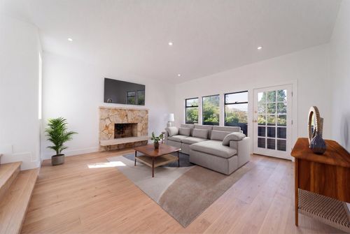 3974 W 10th Avenue, Vancouver, BC, V6R2G8 | Card Image