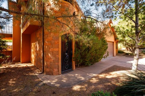 320 W Los Barancos Ln, Kanab, UT, 84741-3311 | Card Image