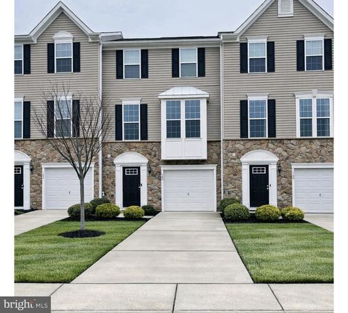 102 Benford Ln, BEVERLY, NJ, 08010-1744 | Card Image