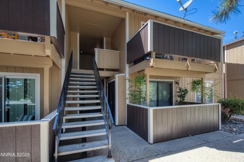 3895 E Leonesio Dr, Reno, NV, 89512-1177 | Card Image