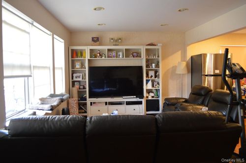 13-31 209th St, Bayside, NY, 11360-1123 | Card Image