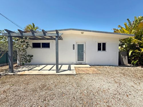 177 Pearl Ave, Tavernier, FL, 33070-2421 | Card Image