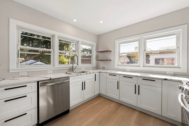 9807 S Ridgeway Ave, House other with 3 bedrooms, 3 bathrooms and 1 parking in Evergreen Park IL | Image 10