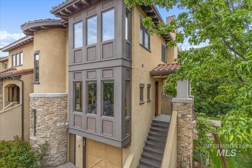 3608 N Prospect Way, Garden City, ID, 83714-6564 | Card Image