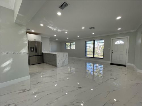 740 Ne 181st St, Miami, FL, 33162-1162 | Card Image