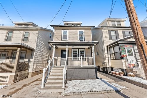 18 Hilton Ave, Maplewood, NJ, 07040-2921 | Card Image