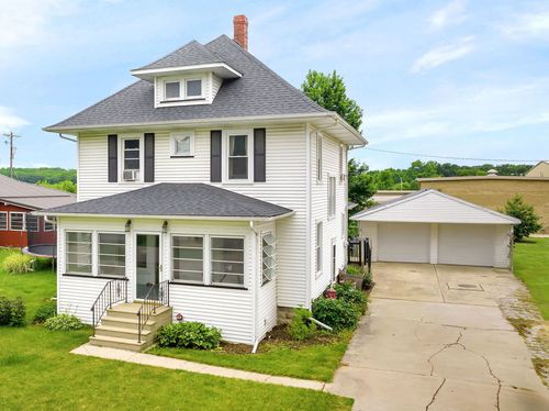 7 Burton St, Millbrook, IL, 60536-0001 | Card Image