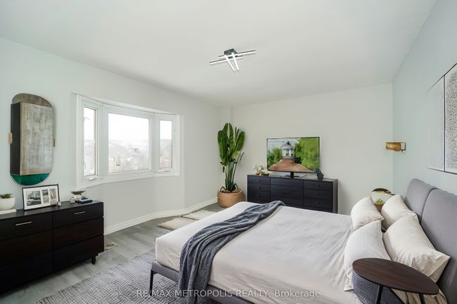 1927 Parkside Dr, House other with 5 bedrooms, 4 bathrooms and 2 parking in Pickering ON | Image 6