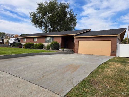 1439 Hunter Ln, Ontario, OR, 97914-1420 | Card Image