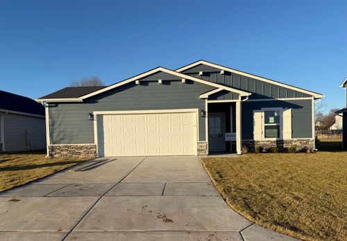 2812 S Maize Ct, Wichita, KS, 67215-8915 | Card Image
