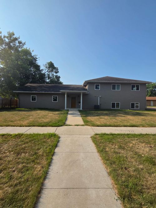 311 4th Ave N, Wahpeton, ND, 58075-3953 | Card Image