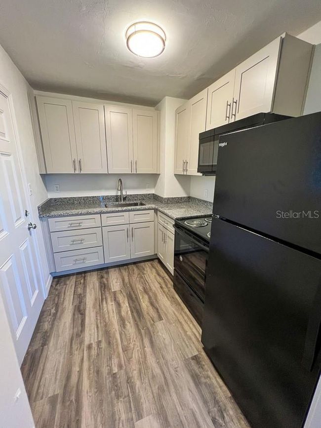 1327 Nw 6 Th Pl, House other with 2 bedrooms, 1 bathrooms and null parking in Gainesville FL | Image 5