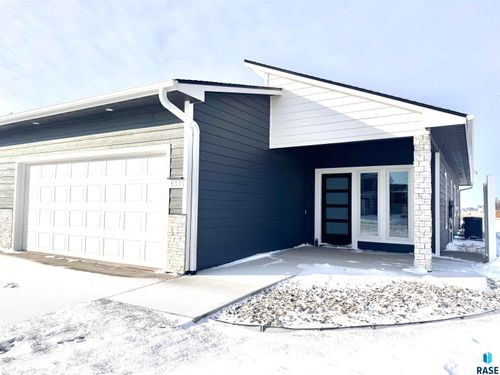 537 Oxford Ave Avenue, Harrisburg, SD, 57032 | Card Image