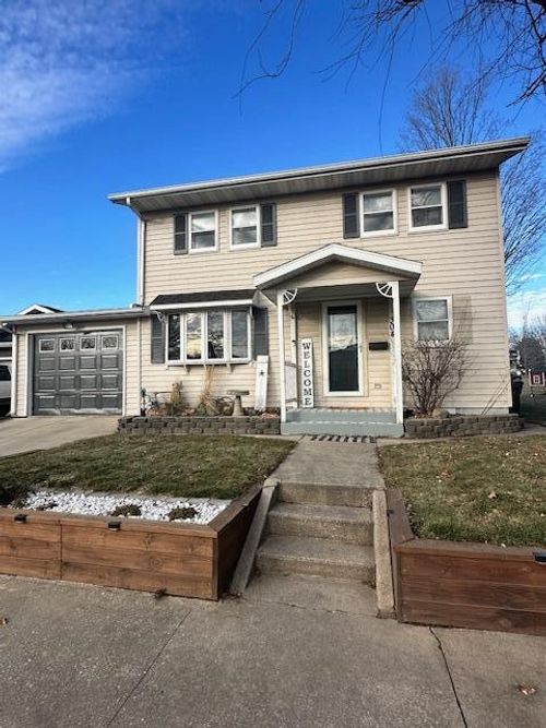 304 W Caledonia St, CALEDONIA, MN, 55921-1005 | Card Image