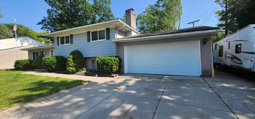 23334 King Dr, Clinton Township, MI, 48035-2980 | Card Image