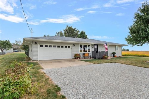 502 W North 3rd St, Findlay, IL, 62534-3053 | Card Image