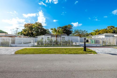 10050-10050 Sw 171st St, Miami, FL, 33157-4340 | Card Image