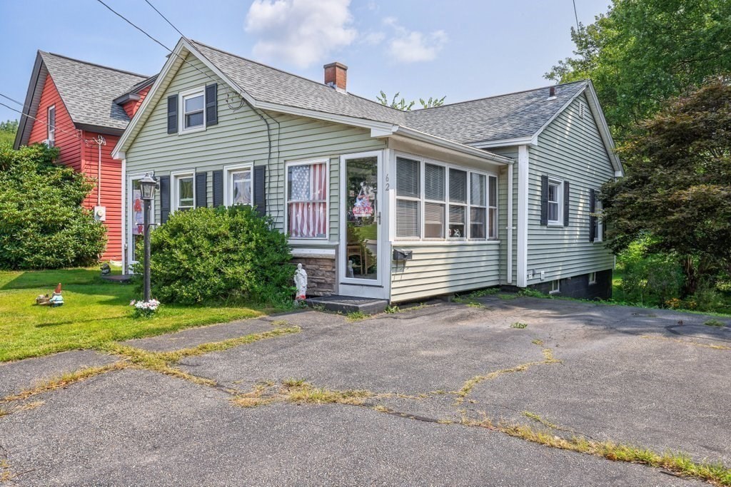 Riverlin St, Millbury, MA 01527