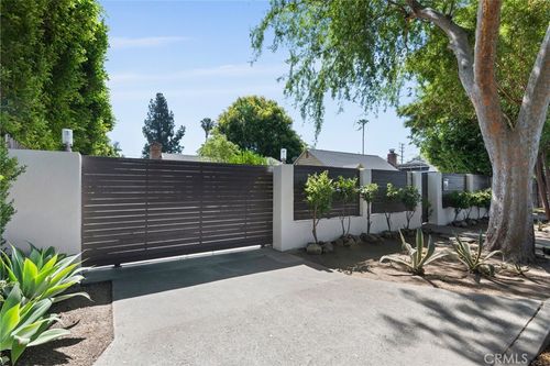 5626 Buffalo Ave, Valley Glen, CA, 91401-4505 | Card Image