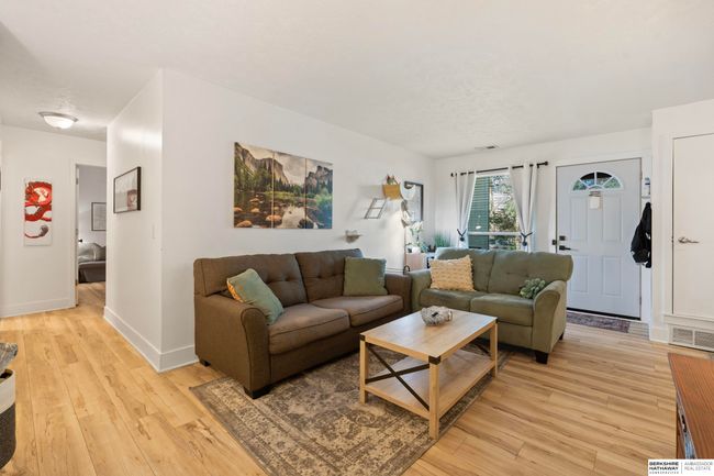 APT-119 - 1211 S 121 St Plz, Condo with 2 bedrooms, 1 bathrooms and null parking in Omaha NE | Image 5
