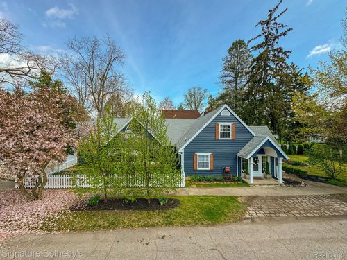 3556 Orchard Lake Rd, Orchard Lake, MI, 48324-1639 | Card Image