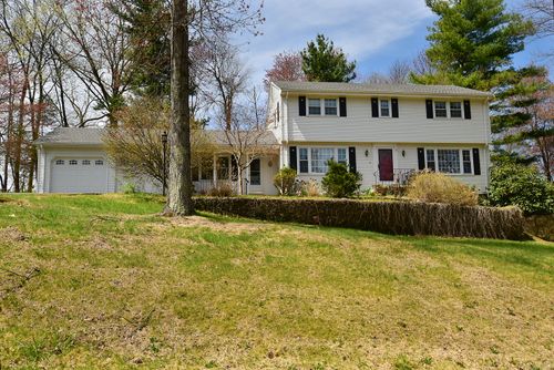 9 Arnold Dr, Bloomfield, CT, 06002-1607 | Card Image