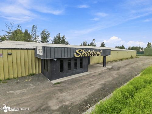 8100 Homer Dr, Anchorage, AK, 99518-3364 | Card Image