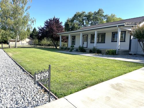 19199 Alee Pl, Cottonwood, CA, 96022-7911 | Card Image