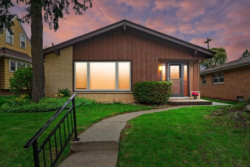 5224 W Rita Dr, WEST ALLIS, WI, 53219-2250 | Card Image