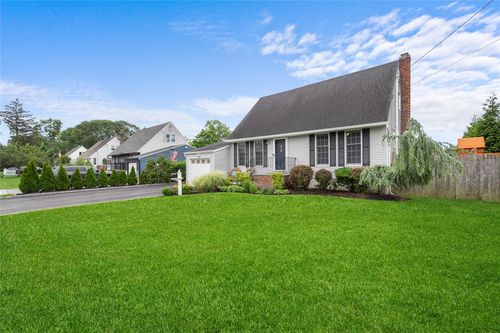 80 Kobb Blvd, West Islip, NY, 11795-2217 | Card Image