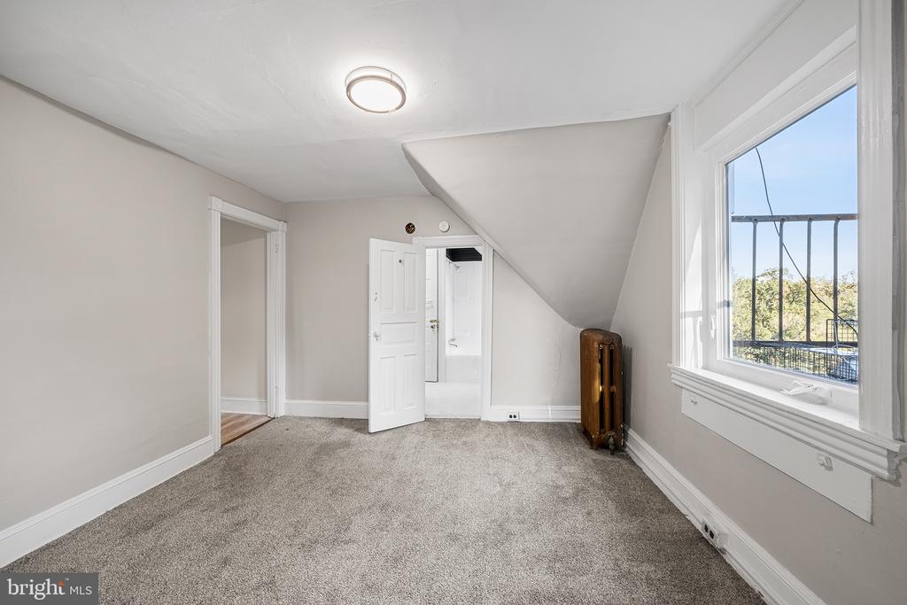 Residential Lease in MELROSE PARK 4