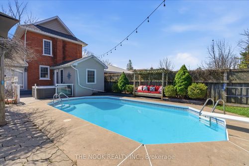 264 Bennet St, Peterborough, ON, K9H5B9 | Card Image