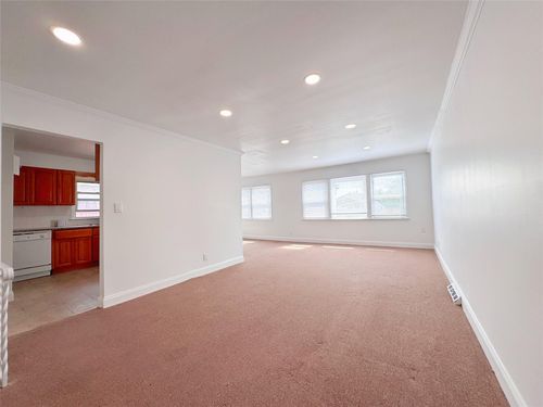 5704 226th St, Oakland Gardens, NY, 11364-2045 | Card Image