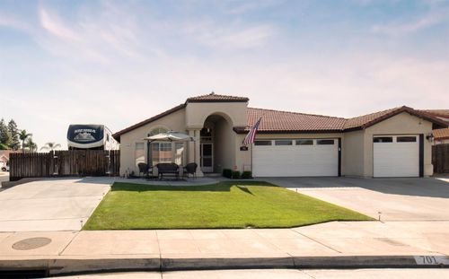 701 Mcarthur Avenue, Clovis, CA, 93611 | Card Image