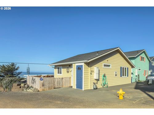 29154 Kerber Dr, Gold Beach, OR, 97444-7721 | Card Image
