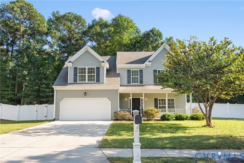 6852 Watch Harbour Cir, Hayes, VA, 23072-2944 | Card Image
