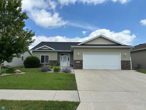 3352 24th Street S, Moorhead, MN, 56560 | Card Image
