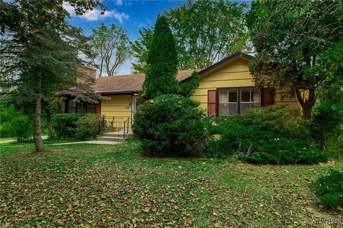 2116 Lapham Rd, East Aurora, NY, 14052-2722 | Card Image