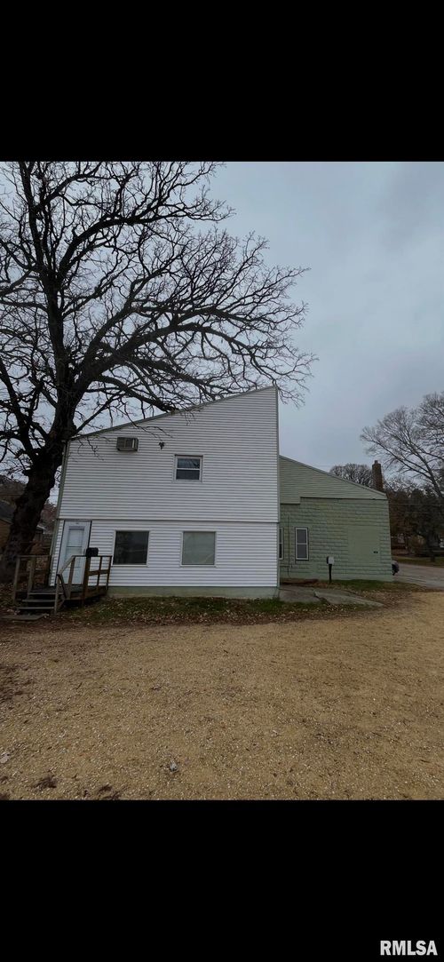 1802 Camanche Ave, Clinton, IA, 52732-6040 | Card Image