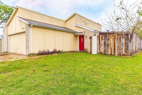 12356 Newbrook Dr, Houston, TX, 77072-3910 | Card Image